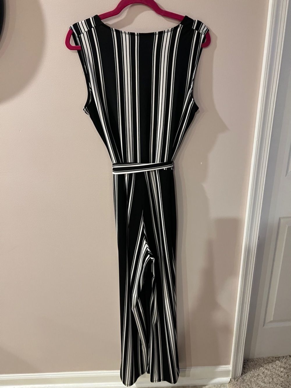 Nina Leonard Gorgeous Black and White Striped Wrap Jumpsuit With Belt Large - Picture 7 of 9